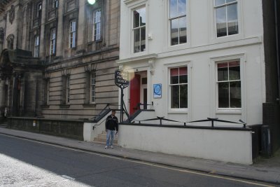quaker meeting house in glasgow.jpg
