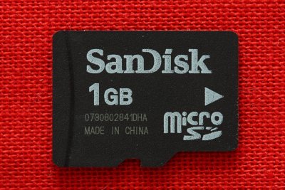 MicroSD Card Macro<BR>September 3, 2008