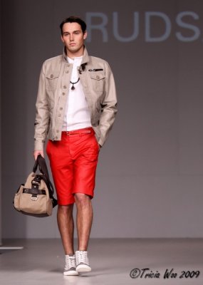 Toronto LG Fashion Week - Spring 2010