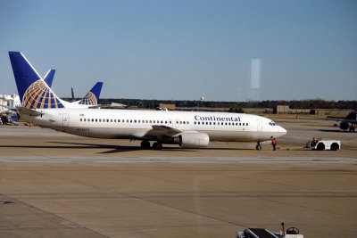 B737-824_N73275_COA_501.jpg