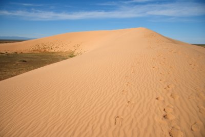 Traveling Dunes