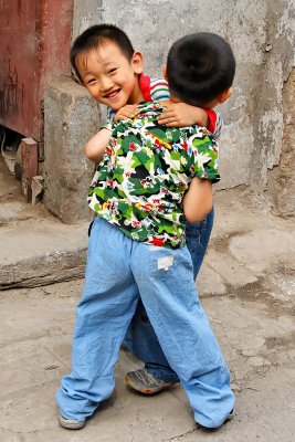 Children playing in the Hutong