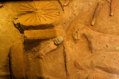 Partially-excavated figures, Yangling Mausoleum