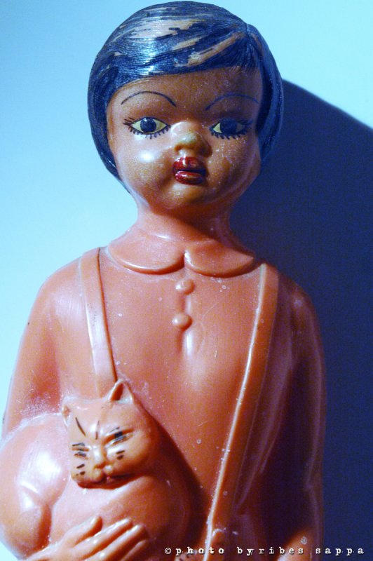 La bambola con il gatto di Giulia