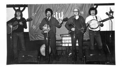 Dublin City Ramblers yn Plas Coch.