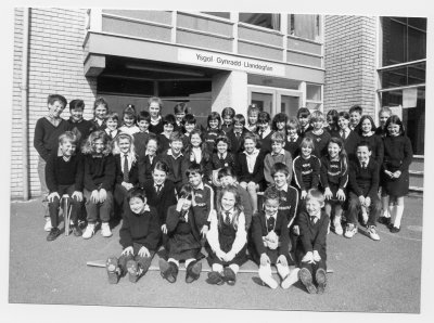 Disgyblion Ysgol Gynradd Llandegfan.jpg