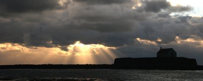 Dusk Cwyfan Sant.