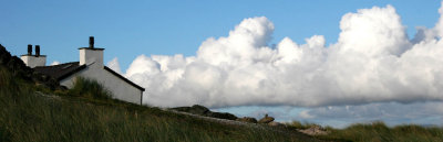 Bythynnod y Peilotiaid Llanddwyn Anglesey.jpg