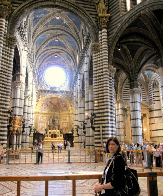 Siena Duomo Interior 04