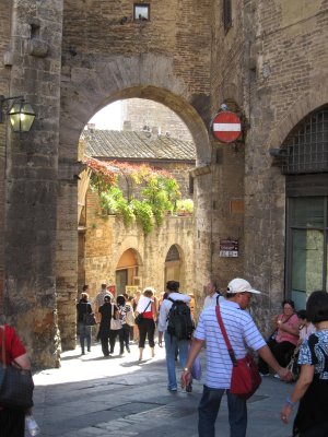 San Gimignano Gate 02