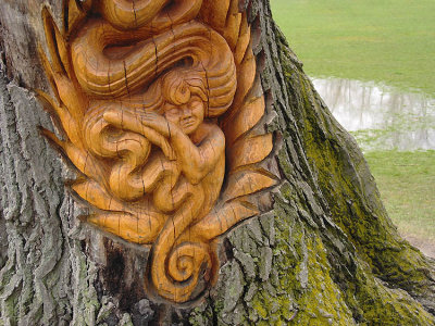 Tree goddess in Kew Park