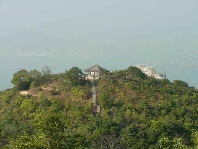 Hike to Lung Fu Shan and Pinewood Battery