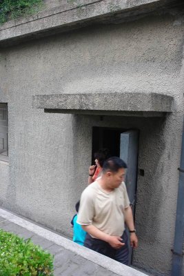 Zongtong Fu - exiting the bomb shelter
