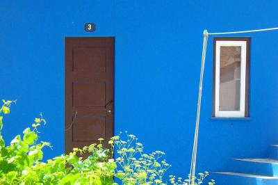 Blue-brown wall
