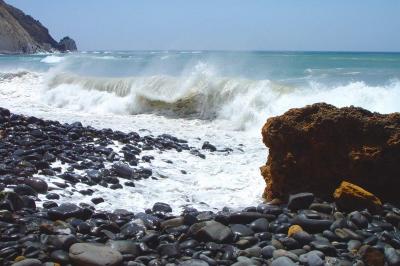 Waves at praia de Castelejo