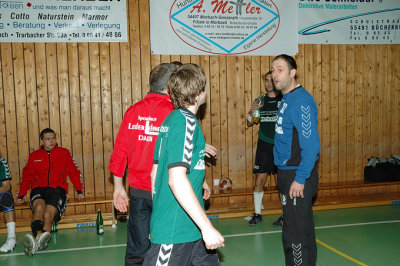 Die Dauner Spieler geraten aneinander.