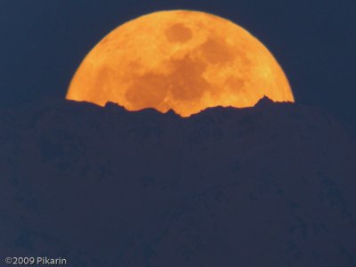 Rising Moonover the Mt.Tateyama