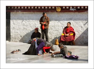 women-pilgrims-4.jpg