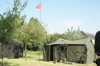 Opbouw proef commando post tent geslaagd