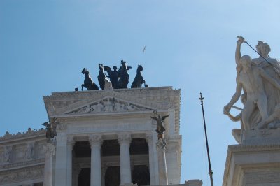 Vittoriano Statues