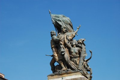 Vittoriano Statues