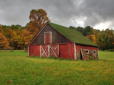 Red Parkway Barn