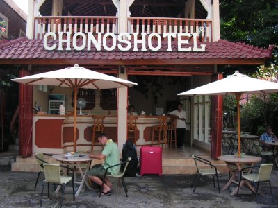 Chonos Hotel, Lovina