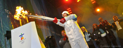 Relais de la Flamme Olympique … Lévis avec Kalyna Roberge - 3 décembre 2009.jpg