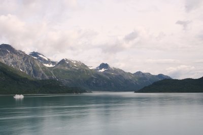 Cruise Ship-Inland Waterway-Alaska 2006.jpg