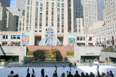 Rockefeller Center-NYC-2008.jpg