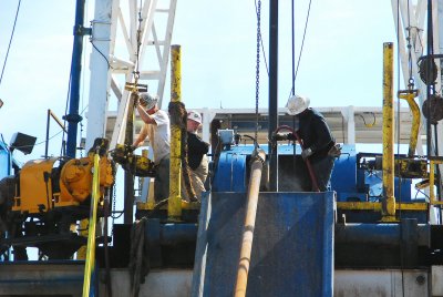 Daylight Crew on Drilling Rig and PV as Seen From Butler Rd 0581.jpg