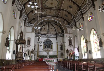 Sampantawong District:  Interior of Kalawa Catholic Church