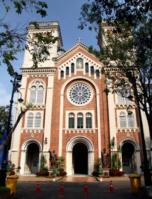 Bangrak District:  Assumption Cathedral