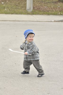 Antoine dcouvre le hockey