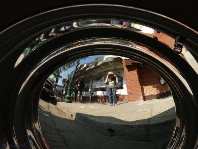 Hubcap reflection