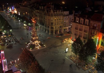 Reims at night *