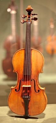 Stradivari.jpg