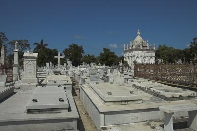 Grave Yard-Havana-01.jpg
