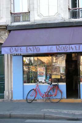 Caf on Boulevard de Mnilmontant