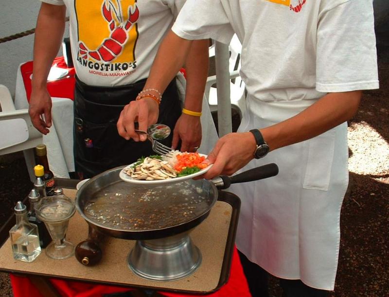 Sopa de Ostiones: adding mushrooms, etc