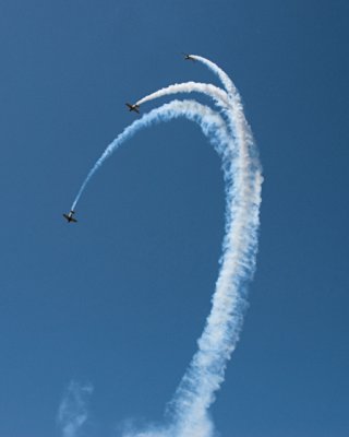acrobatic 19
