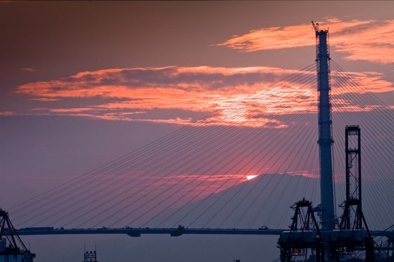 Stonecutters Bridge</br><big>昂 船 洲 大 橋</big>
