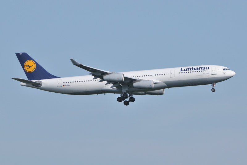 Lufthansa Airbus A340-300 D-AIGH