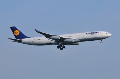 Lufthansa  Airbus A340-300 D-AIGU