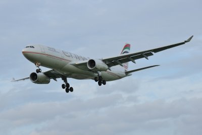 Etihad Airbus Airbus A330-200  A6-EYK