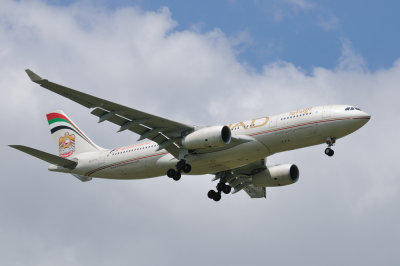 Etihad Airbus Airbus A330-200 A6-EYD