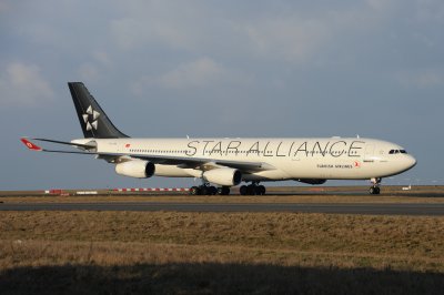 Turkish Airbus A340-300 TC-JDL Star Alliance