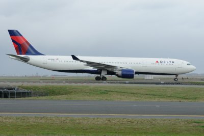 Delta Airbus A330-300 N819NW