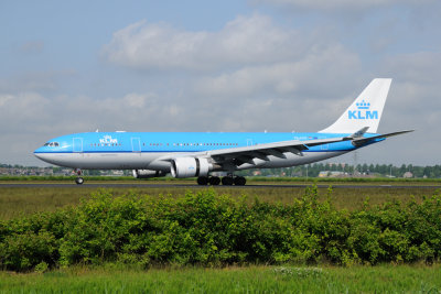 KLM Airbus A330-200  PH-AOK