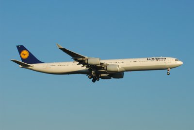 Lufthansa    Airbus A340-600   D-AIHD